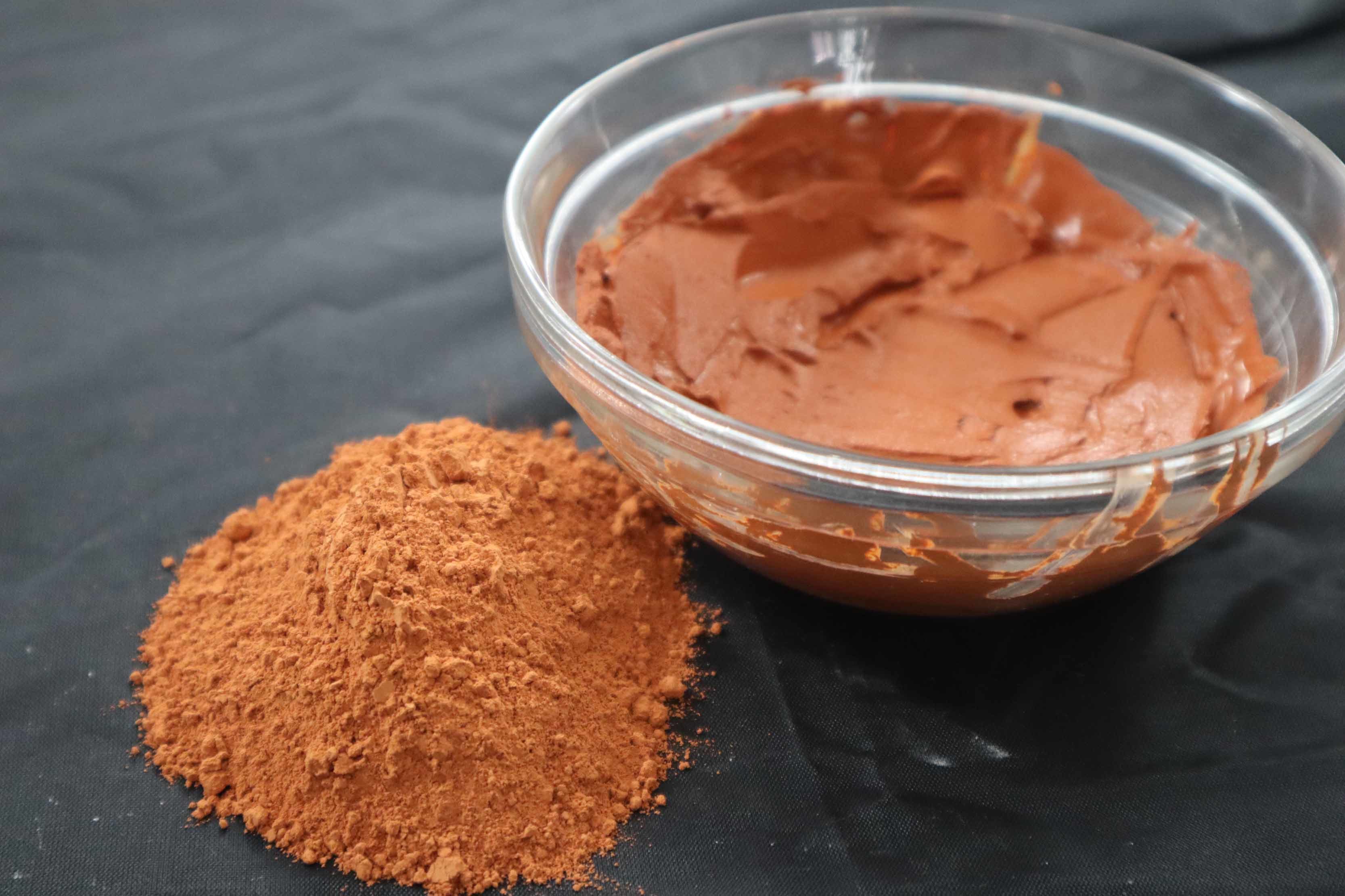 RED CLAY, Create luxurious texture with micronized mineral particles